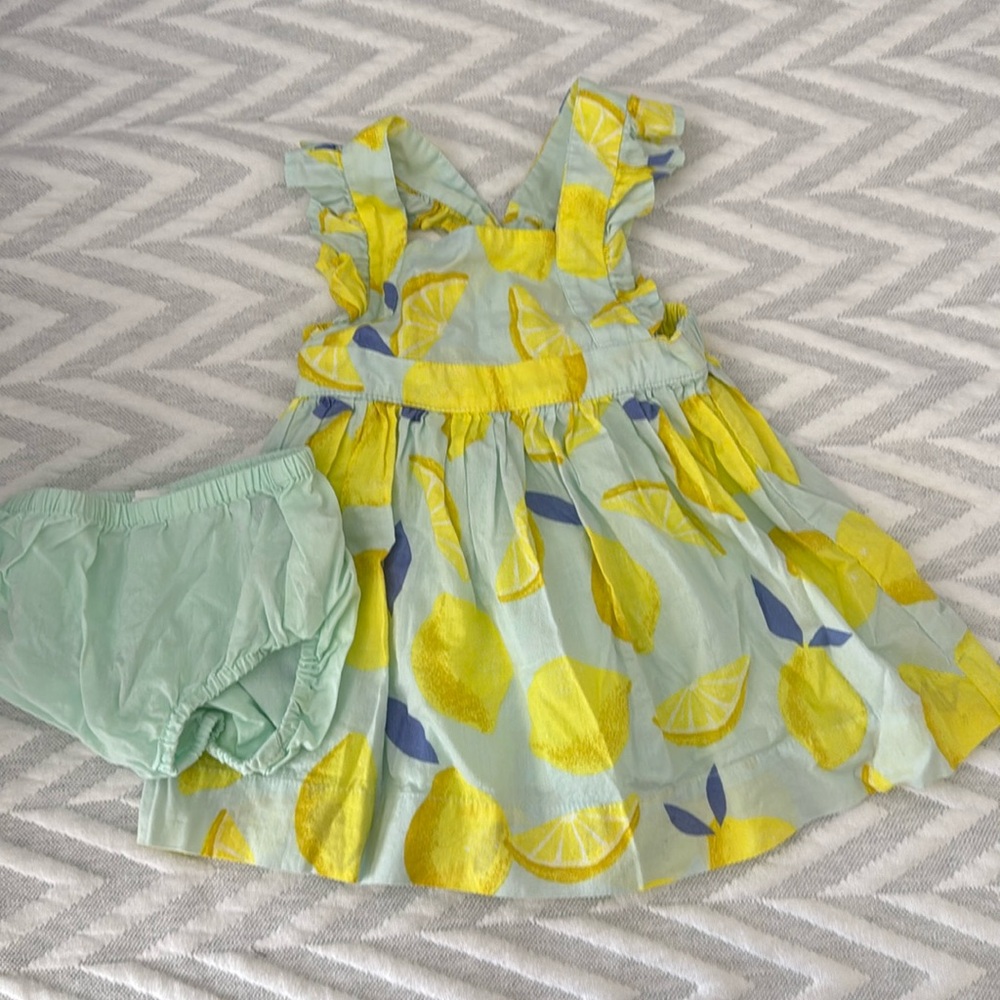 Baby Gap lemon cotton cross back dress, 6-12months, EUC
